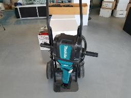Marteau piqueur Makita &eacute;lectrique, mod&egrave;le HM1812 avec chariot et 2 embouts
