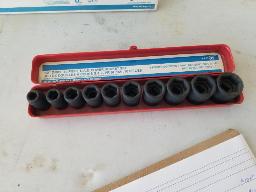 Jeu de 10 douilles &agrave; choc S.A.E.  1/2, marque Jet, mod&egrave;le 610302 7/16 &agrave; 1", 6 points