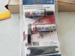 Jeu combin&eacute; de mini meuleuse &agrave; rectifier, marque Jet, mod&egrave;le 402148