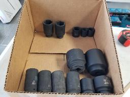 Lot de douilles vari&eacute;es 1/2 et 3/4 drive SAE et m&eacute;trique