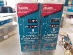 Environ 40 m&egrave;ches avec pointe en carbure 1/4" x 4" Makita