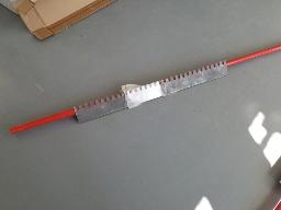 R&acirc;teau &agrave; terrassement 36" avec manche en aluminium