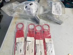 2 ancrages de toit temporaire + 4 ancrages de toit r&eacute;utilisable