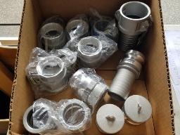 Adaptateurs aluminium pompes et boyaux 1 x E200, 1 x C200, 5 x B200, 2 x DP200 couverts, 1 x F200, 2 x A200