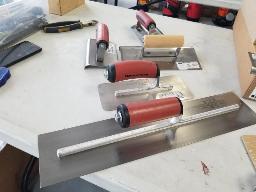 1 platoir 18" x 4" + 1 platoir 12" x 3" + 1 platoir 12"x 3" + fermoir rainure +fermoir rebord 6" x 3"