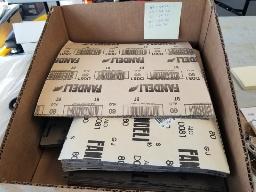 Lot de papier sabl&eacute; 50-GR150 + 23-GR120 + 38-GR240 + 40-GR80 + 5-GR60