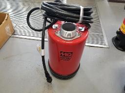Pompe &agrave; d&eacute;chet 2" mod&egrave;le ST-2037 73GPM 27' t&ecirc;te Marque Multiquip