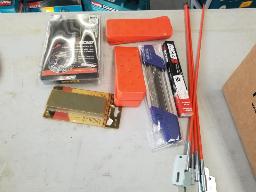 Lot d'outils vari&eacute;s pour scie