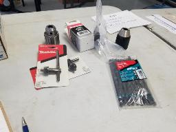 Lot de mandrins vari&eacute;s + cl&eacute; en mandrin + adaptateur 1/4 x 6"