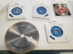 Lame pour verre 7" x 7/8" + Pro2 4" Wet + 2 lames pour porcelaine 4.5" x 7/8 WB 1755 + 1 lame porcelaine WB 763