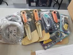 Lot taille bordure dentel&eacute; + fil coupe herbe .170 + scie &agrave; main + couteau