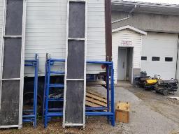 2 Ensembles d'&eacute;chafaudage 5'x5' et 4 croisillons, plateforme 10'