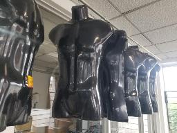 7 mannequins en plastiques