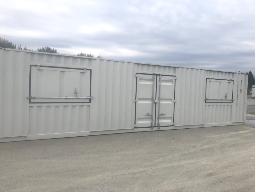 2025-Conteneur 40' High Cube de 40 pieds avec 1 porte lat&eacute;rale et 2 fen&ecirc;tres lat&eacute;rales/40ft High Cube Container with 1 Side Door & 2 Side Windows