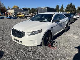 2013- FORD, Tauru. NIV 1FAHP2M82DG131945, masse 1913 Kg. 241227 Km/Heures Cylindr&eacute;e 3.5 L. Hebdomag 5400$