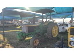John Deere 2130 
Tractor (Non-Runner)