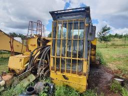 Komatsu PC1250-7 Cab, Mainframe & Spares