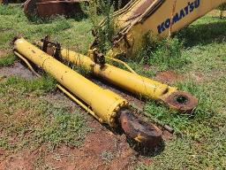 Komatsu Boom Lift Cylinders (x2)