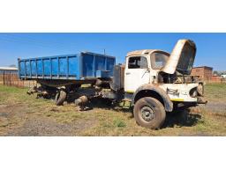 Mercedes Bullnose Horse & Back Tipper Trailer (Incomplete Engine)
