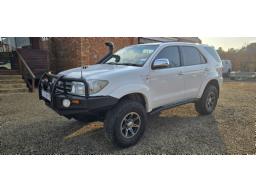2010 Toyota Fortuner 3.0 D-4D R/B 4x4 (STC)