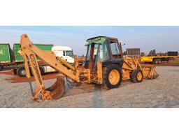 Case 580 SK 4x4 TLB with Scissor Bucket (Working)
