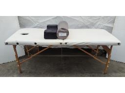 Massage bed with wooden frame & 2 cushions