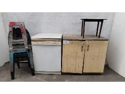 Dishwasher with 2-door cabinet & plastic chairs