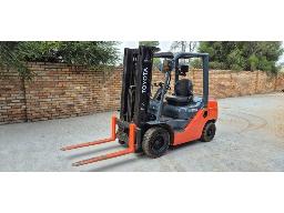Toyota 2.5 Ton Diesel Forklift with Side Shift & 3 Stage (Working)