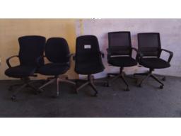 5x Office swivel chairs