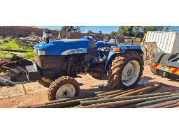 New Holland TT35 2x4 Tractor (Working)