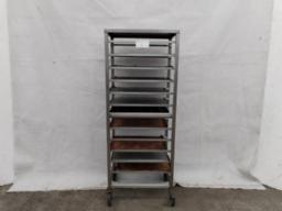 Bakery trolley with plates