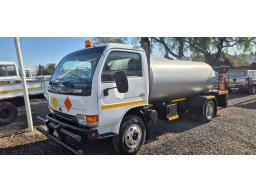 2010 Nissan UD 40 6000lt Diesel Tanker (Runner)