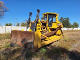 Caterpillar D7H Dozer ( Transmission need repairs )