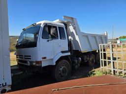 2009 Nissan UD440 10 Cube Tipper Truck (Non-Runner) 
