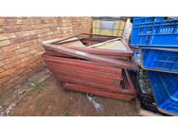 + - 20 Pallet-Top Weight Frames (STC)