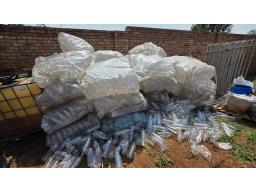 +- 2 500 New Clear 2Lt Plastic Bottles (STC)