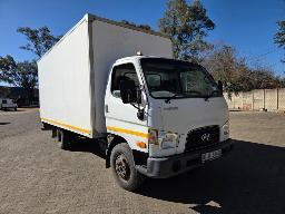 2015 Hyundai HD72 Closed Body Truck (Runner) 
