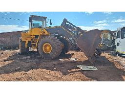 Volvo L220E Front end Loader 