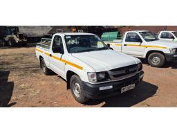 2004 Toyota Hilux 2.0 Petrol Bakkie (Runner) 