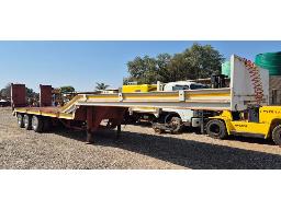 1973 Busaf Step deck 33 Ton Tri-Axle Lowbed 
