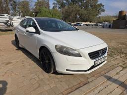 2012 Volvo V40 D2 (Runner)