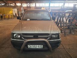 2003 Toyota Hilux 2400D with canopy