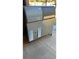 Scotsman AC226 Industrial Ice Machine (Working)