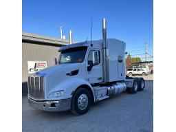 Truck Peterbilt 579 2017 VIN:1XPBDP9X3HD388804