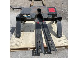 Fifth Wheel Hitch with Rail, Reese 15k