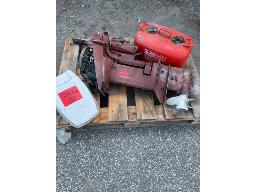 Johnson 15hp outboard motor with 22.7l fuel tank.