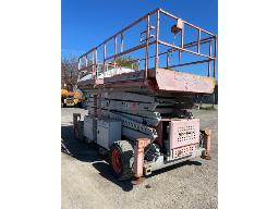 SAGUENAY: Skyjack Scissor Lift SJ-9250