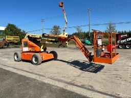 LÉVIS: 2006 JLG E450 Articulated Boom Lift