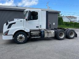 SAGUENAY: VOLVO VNL300 2013 Cummins X15 VIN: 4V4NC9TG4DN144223 :| FP