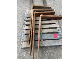  SAGUENAY: Two sets of 48'' forks